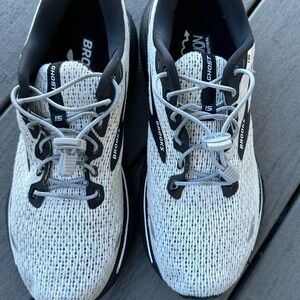 Brooks Men's Athletic Shoes - White and Black